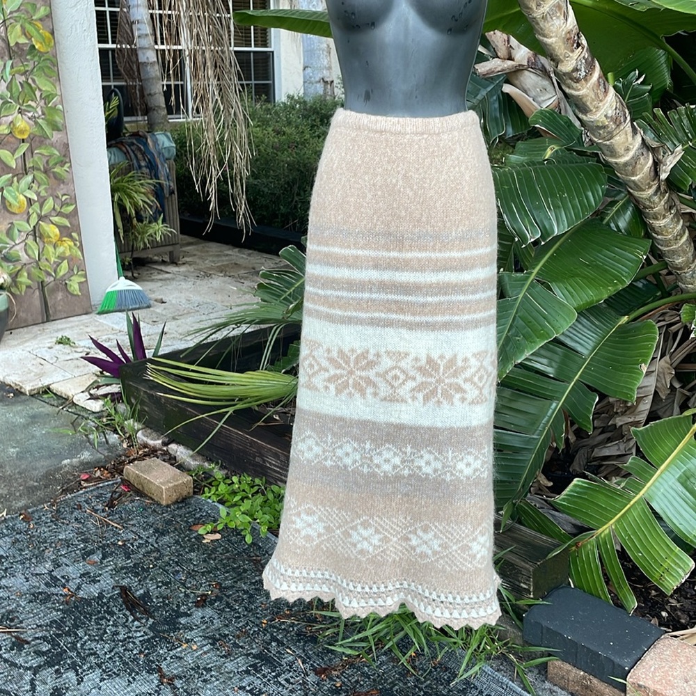 Fair Isle mohair texture and crochet pencil skirt